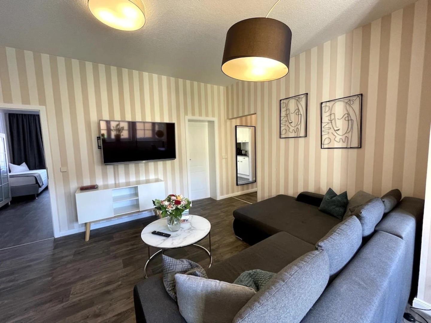 Zur Altstadt - Am Fuße der Osterburg - Gaststätte, Pension, FEWO