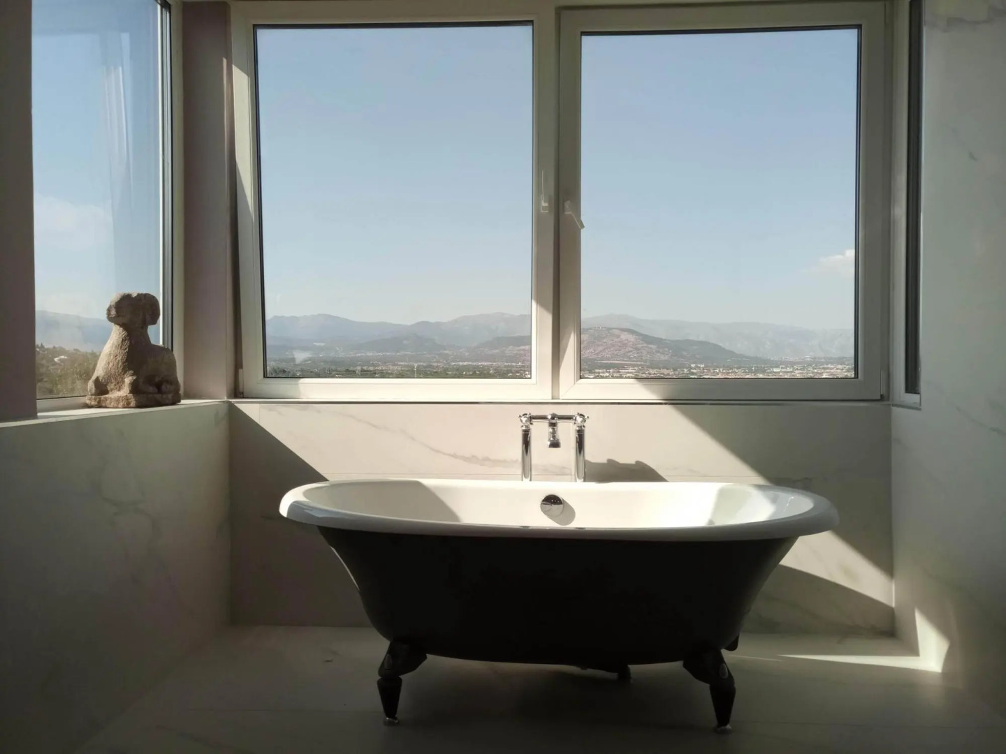 Enticing Holiday Home in Galapagar with Private Terrace