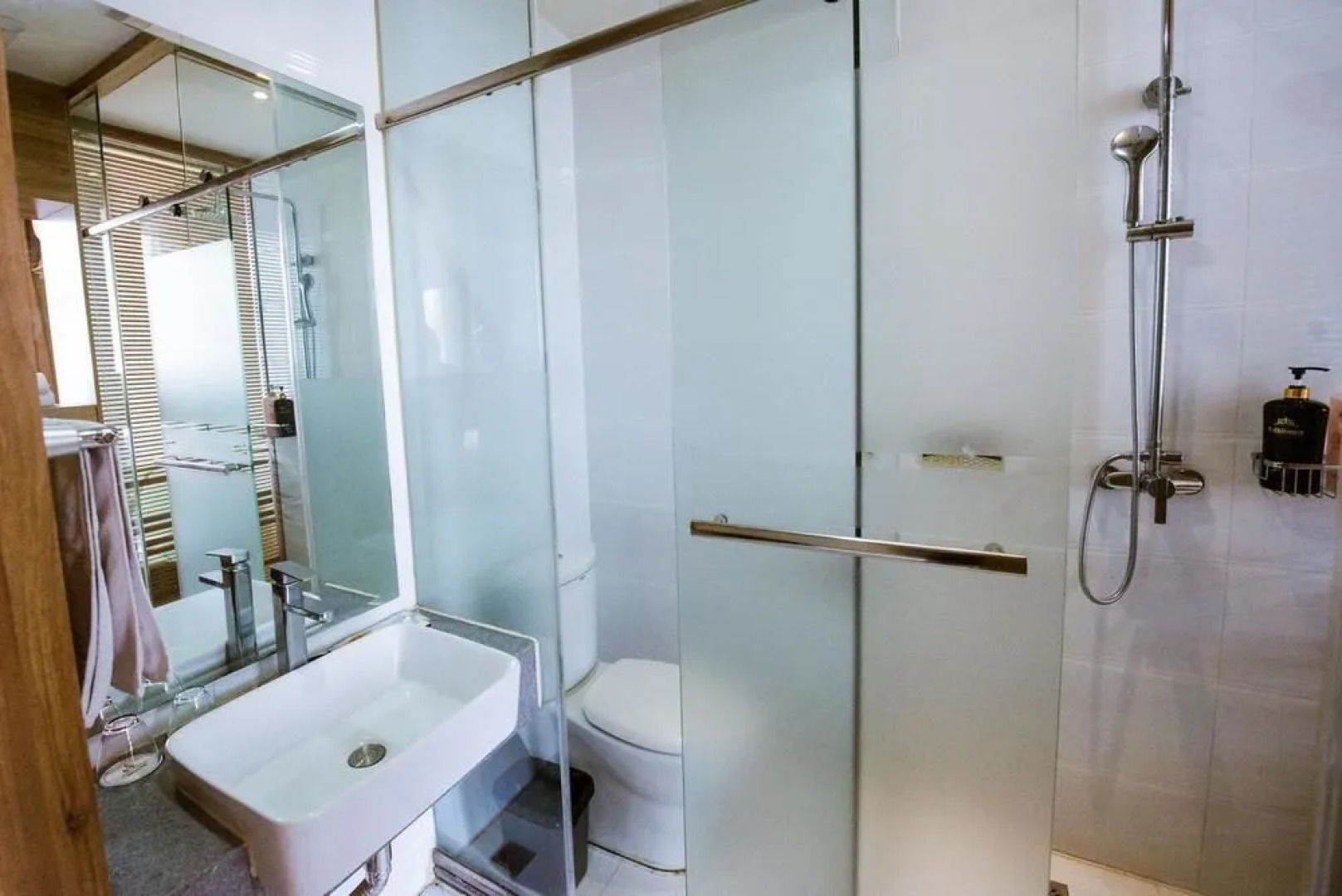 Biway Mansion Hotel (Puyang Jingkai Avenue Stadium Branch)