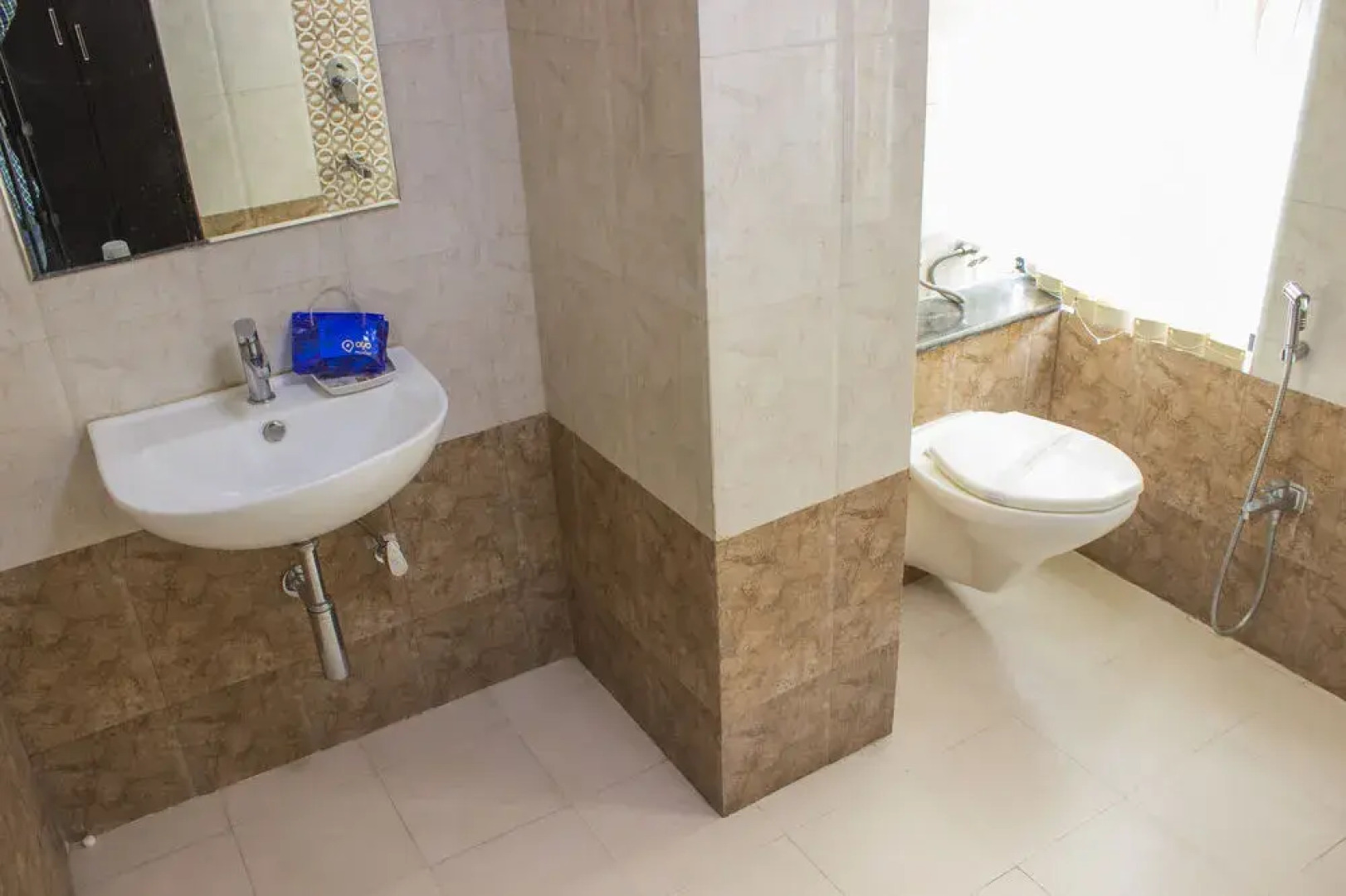 OYO Premium Nagpur Railway Station Road