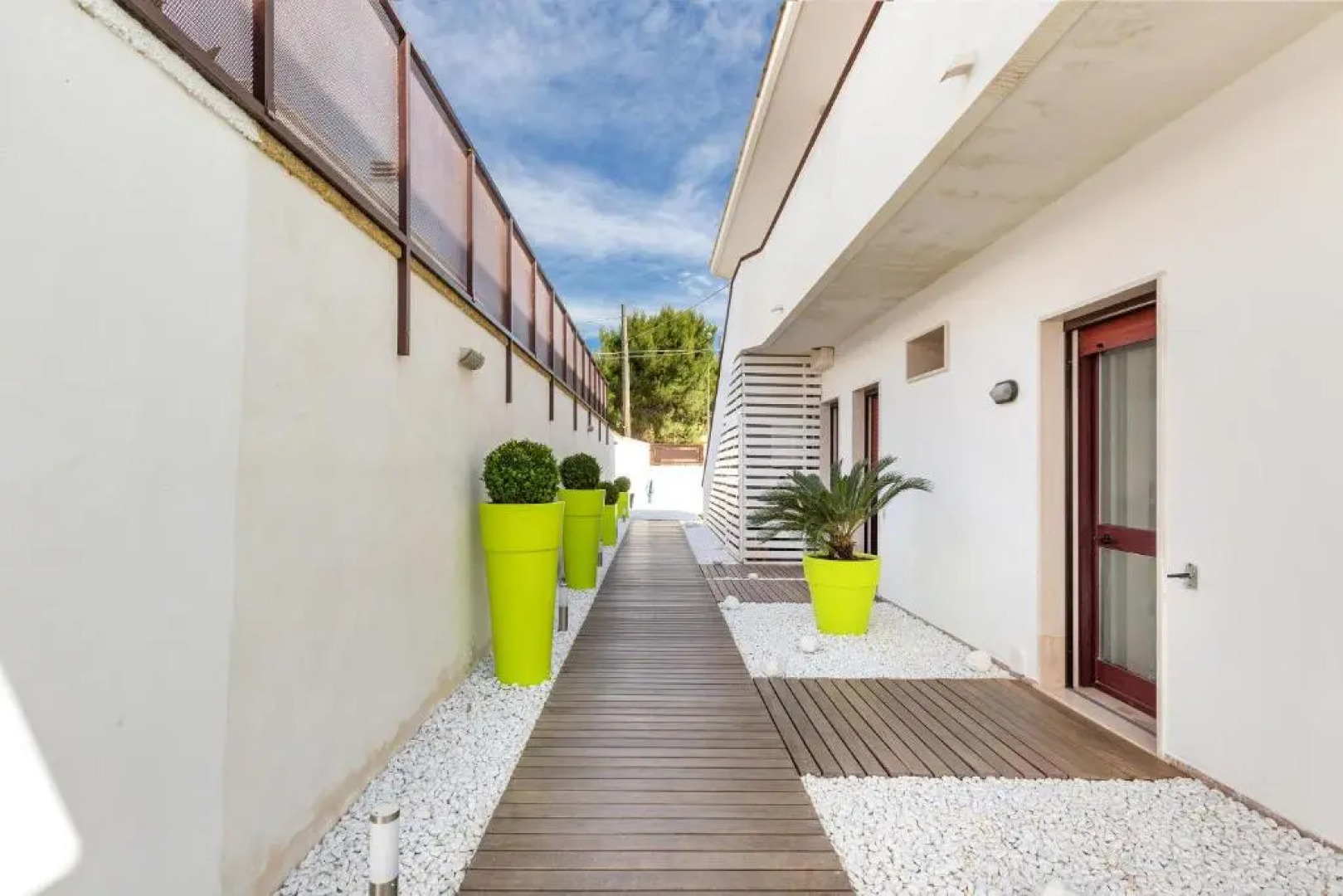 Joy Home Apartments by BarbarHouse