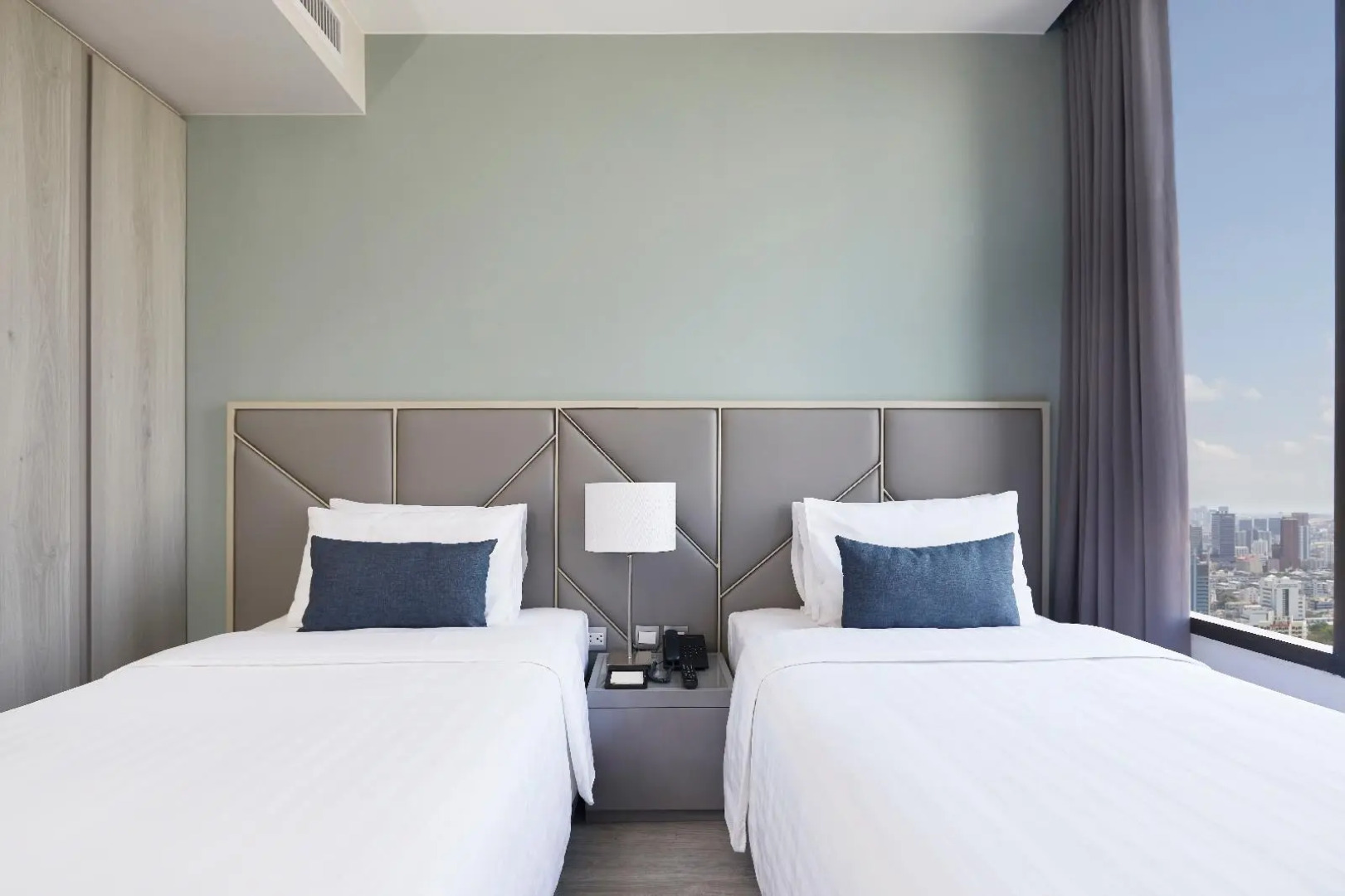 Отель The Quarter Ari by UHG