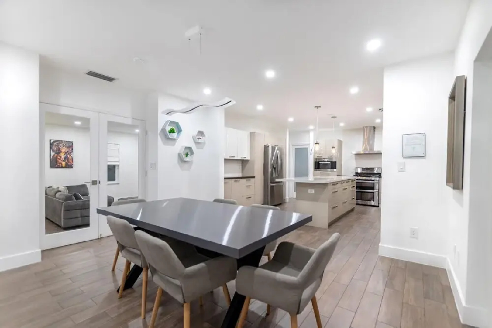 Joyfull Villa Crazy Bkyd w Pool Arg Grill Mini Golf, North Miami Beach