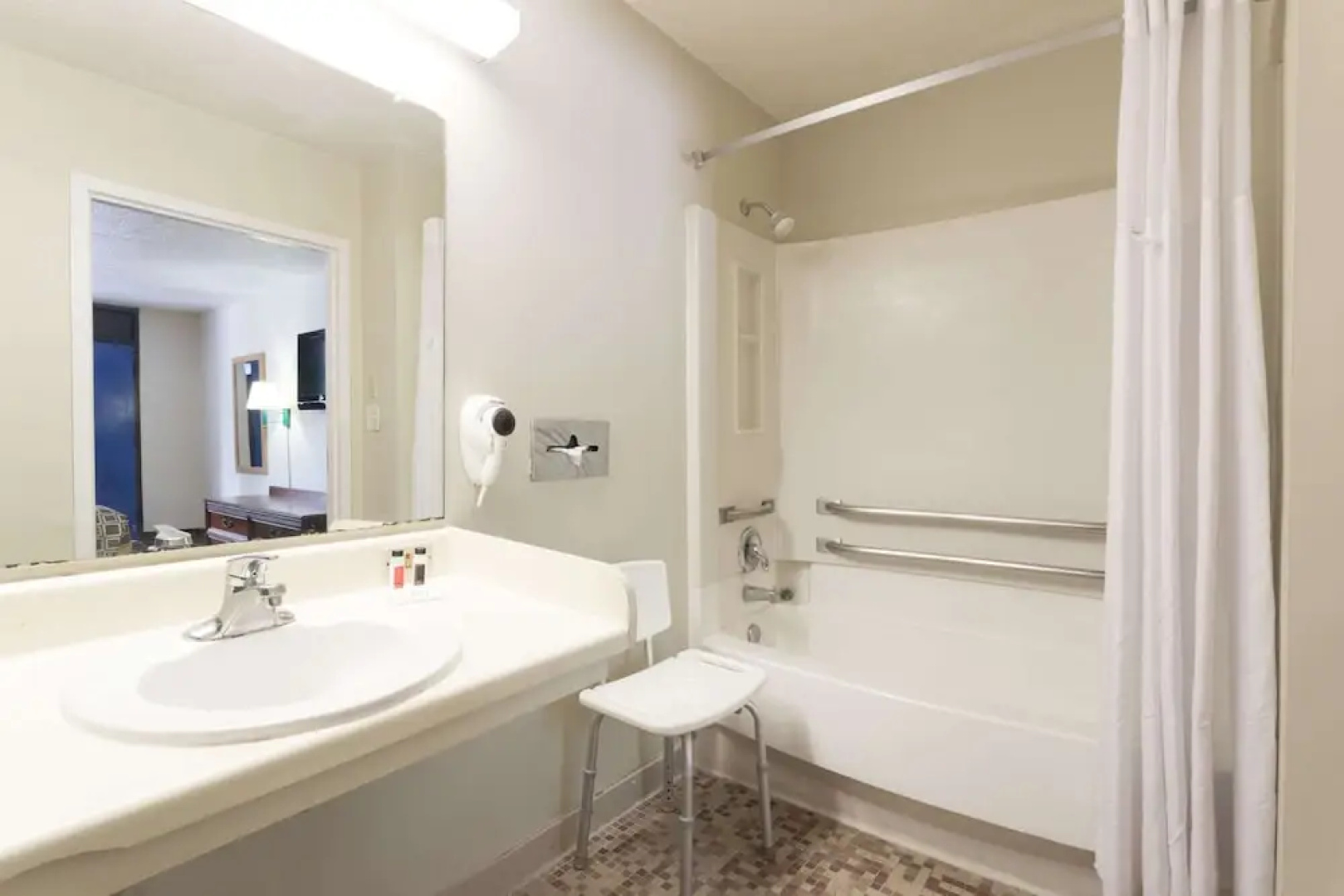 Travelodge Savannah Area/Richmond Hill