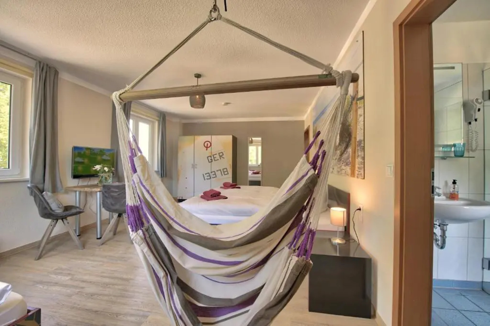 feels Beach Club Hotel