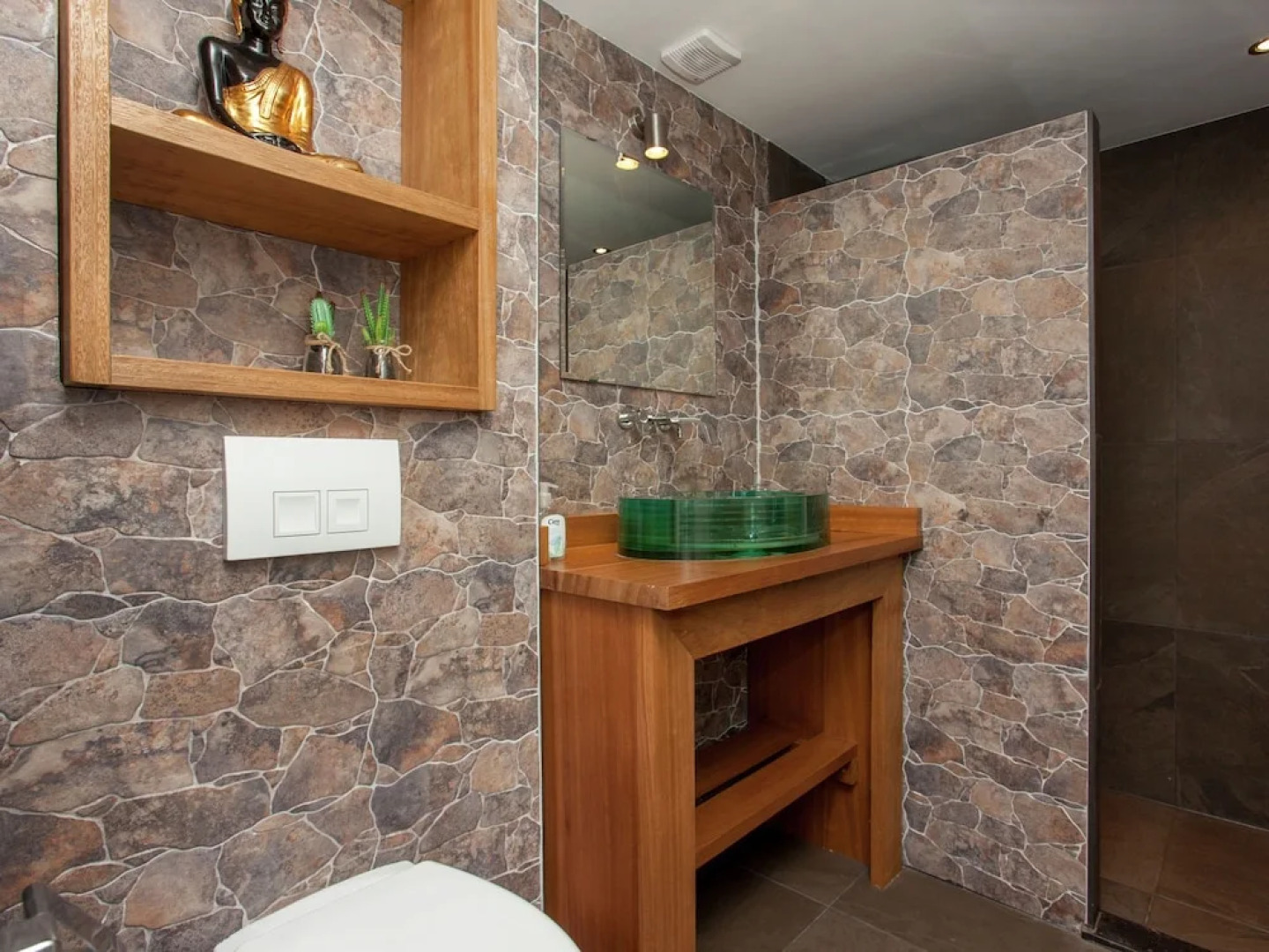 Atmospheric Holiday Home in Noordwijkerhout near Beach