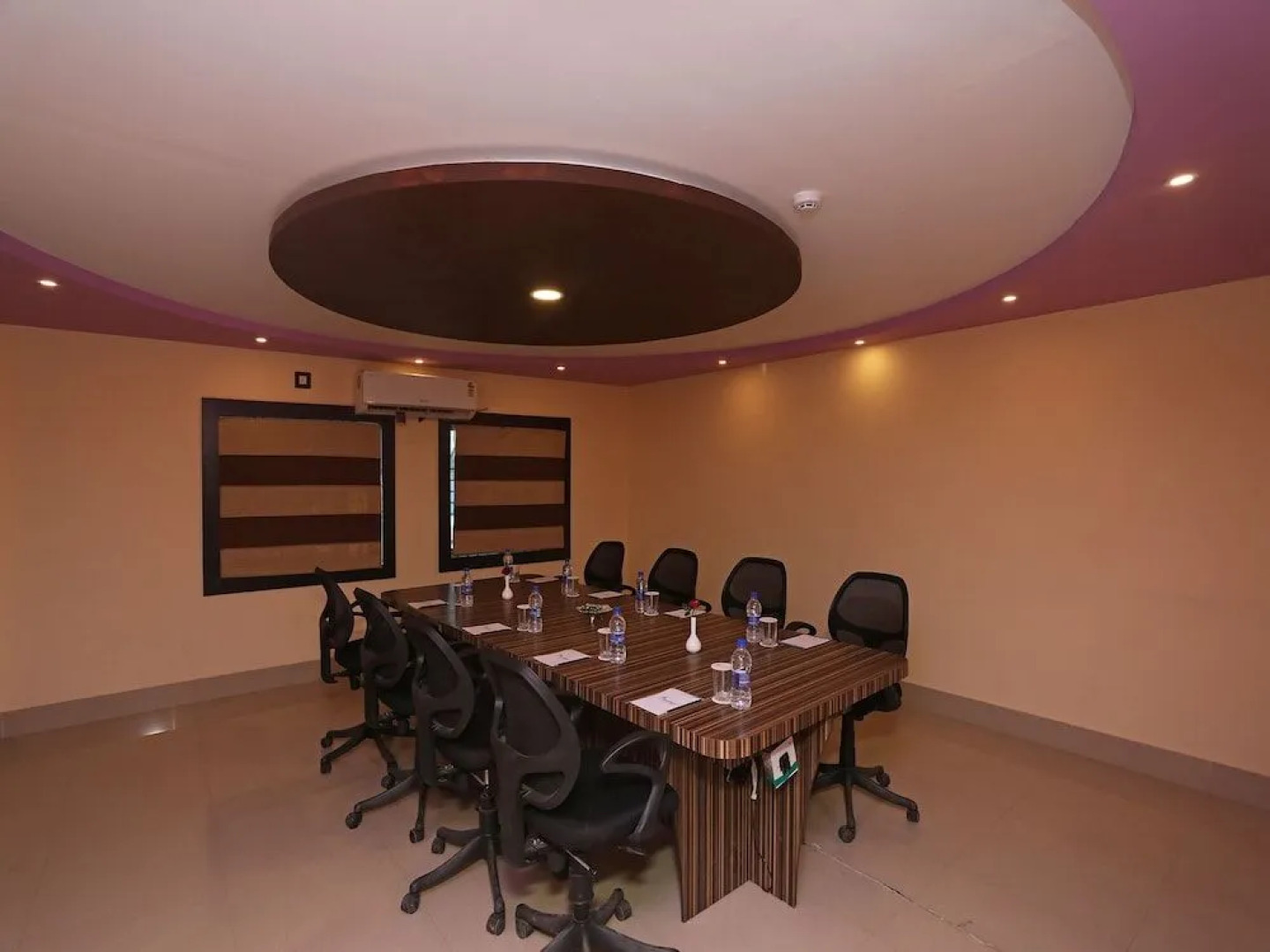 OYO 25124 The Dolphin Palace