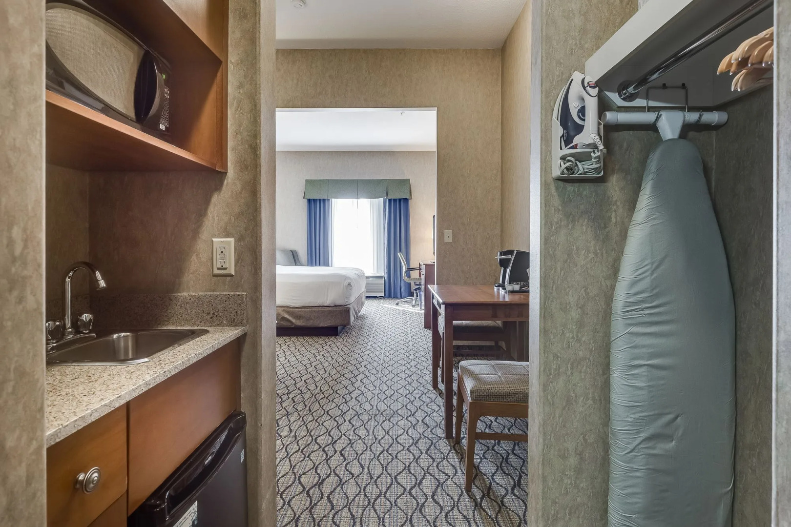 Holiday Inn Express & Suites Saskatoon by IHG