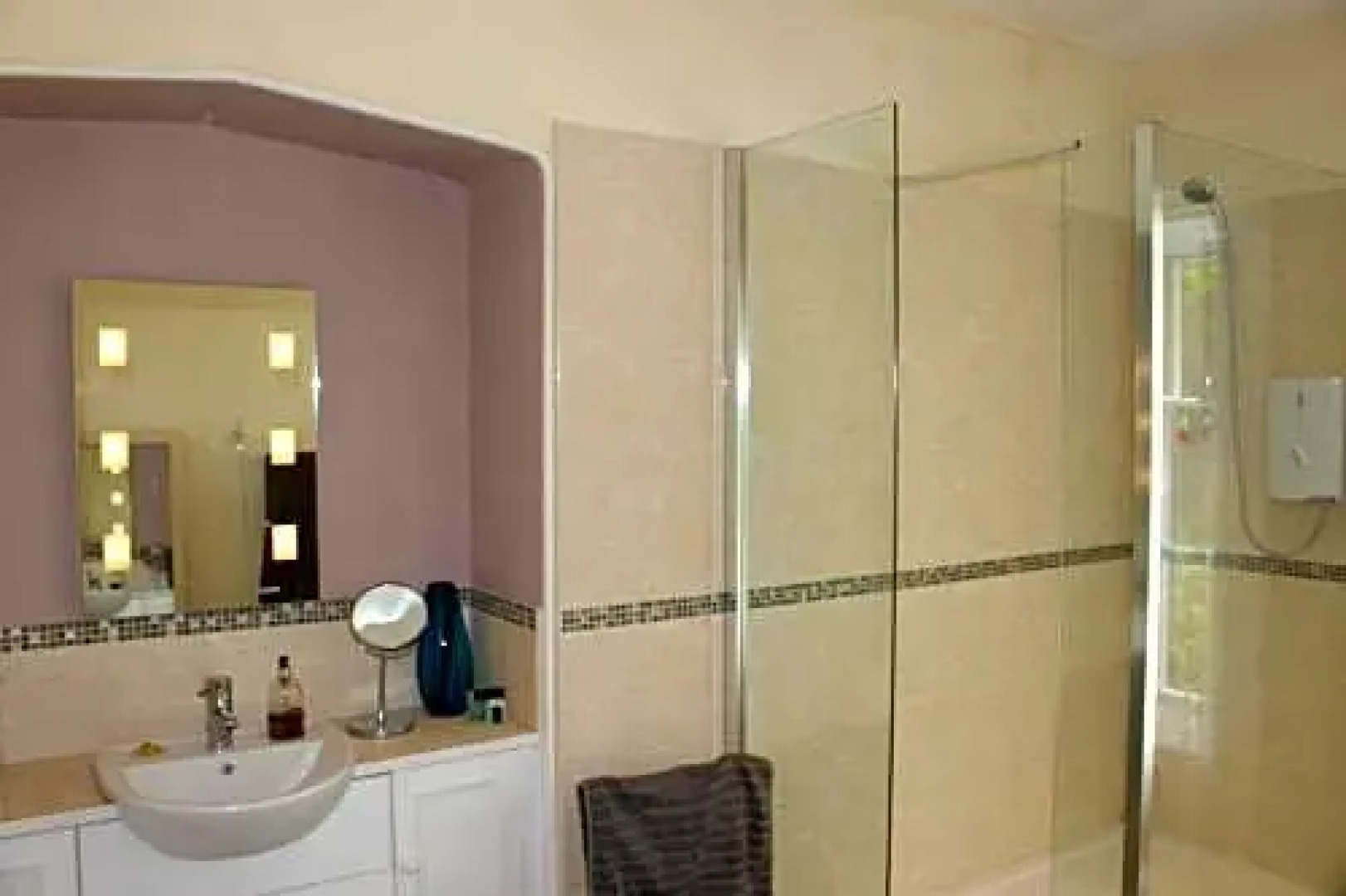 The Victorian House B&B