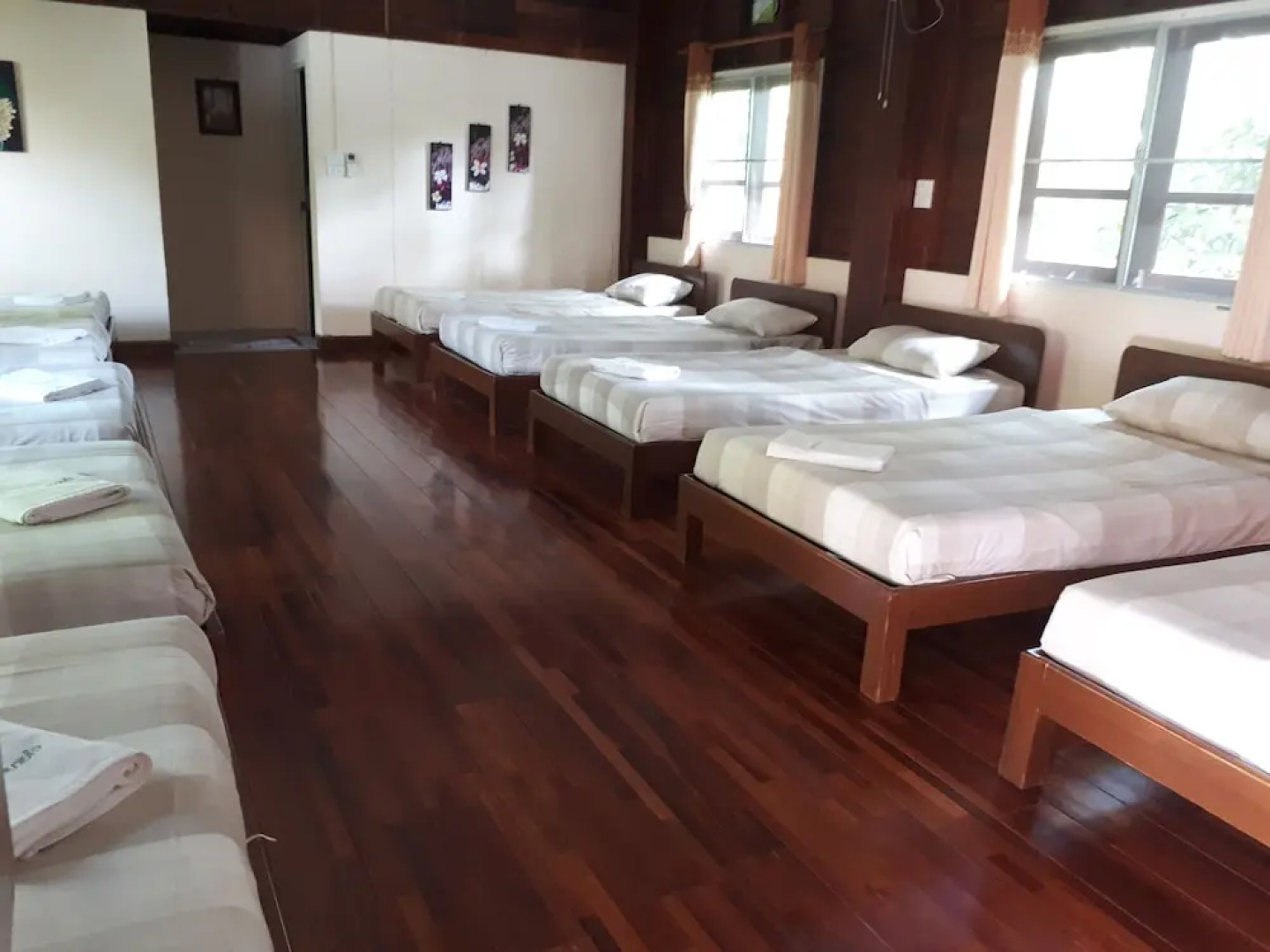 Baan Suansabaijai Resort