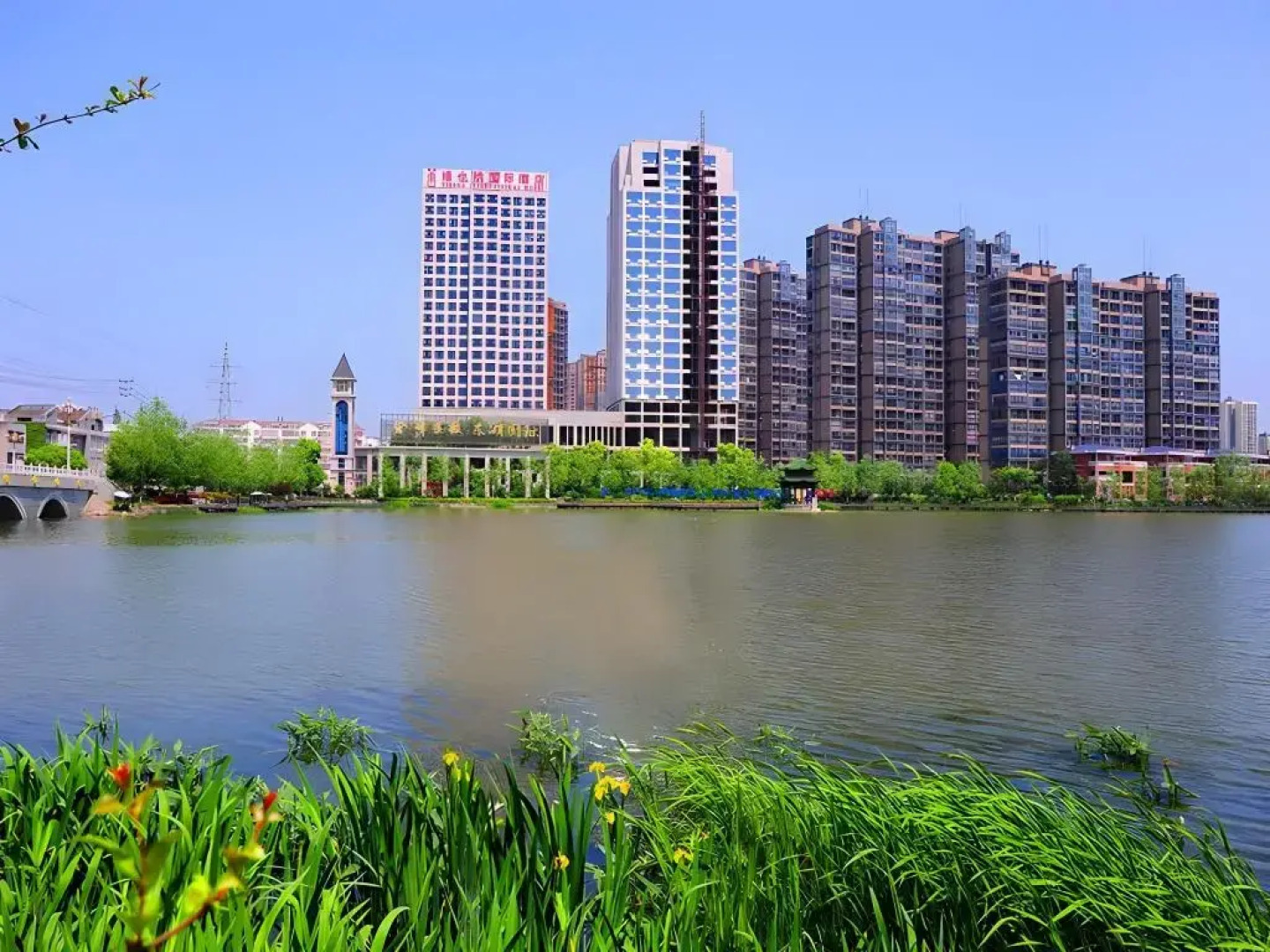 Vienna International Hotel (Tianmen Wanda Plaza Donghu Branch)