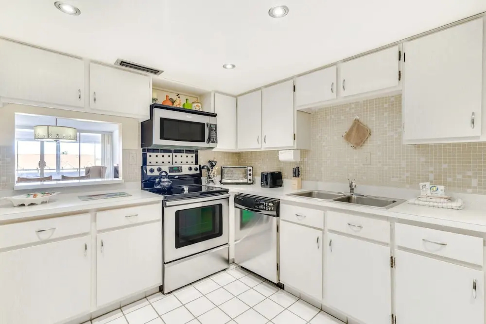 Redington Towers 406 by Vtrips