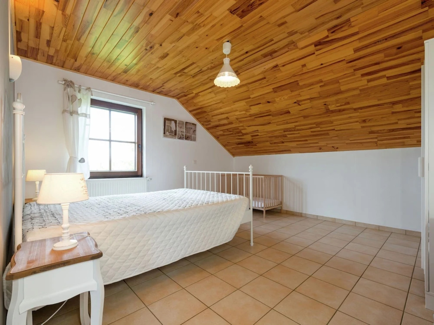 Nice Villa, Renovated 2015, Large Garden, Quiet Location, 10km From Houffalize