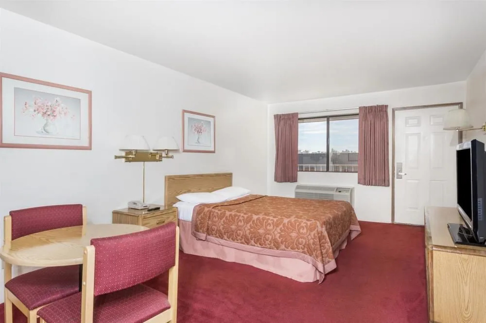 Super 8 Phoenix Metro North