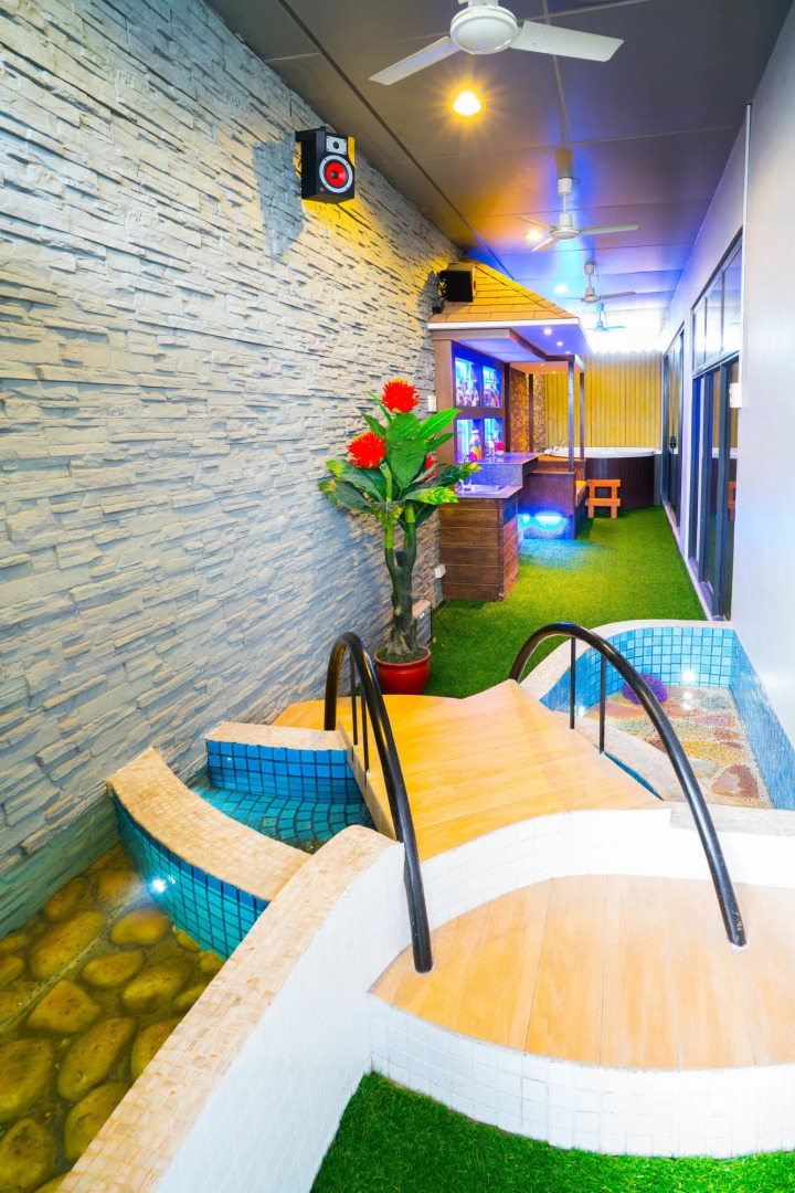 Madison 101 Hotel & Tower