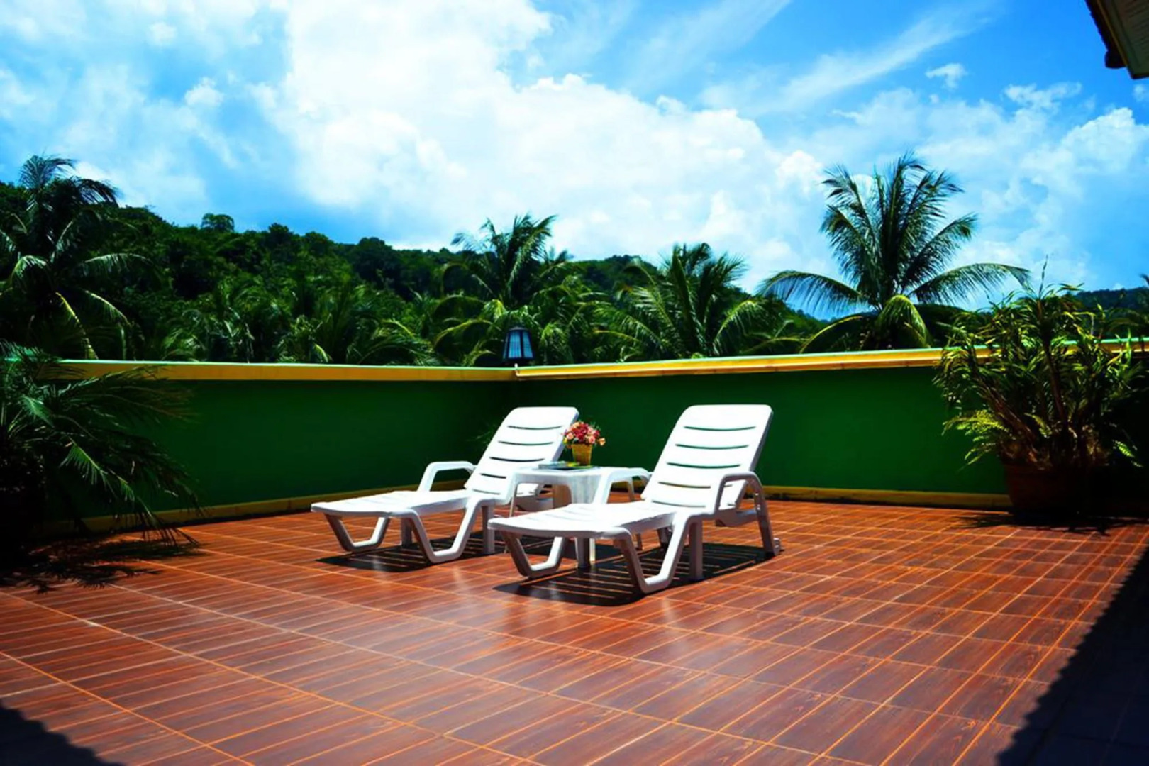 Sairougn Seaview Hotel