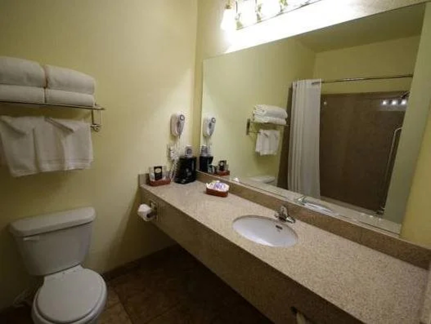 Mountain Inn & Suites Airport - Hendersonville