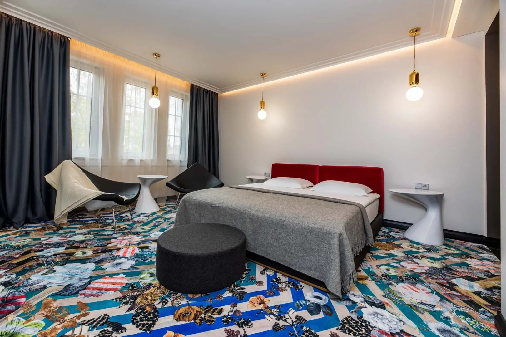 Отель Amsterdam Plaza