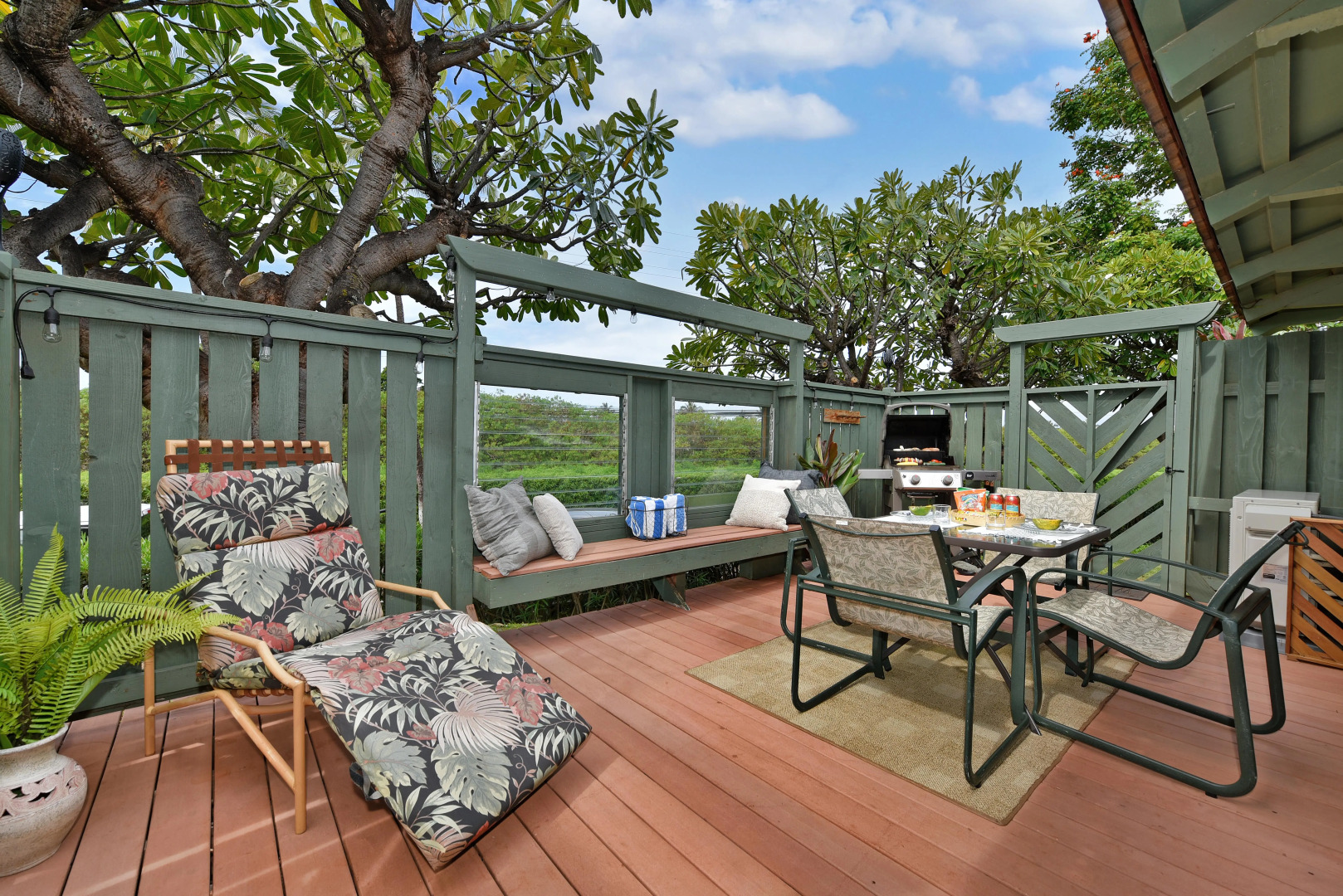 International Colony Club 34