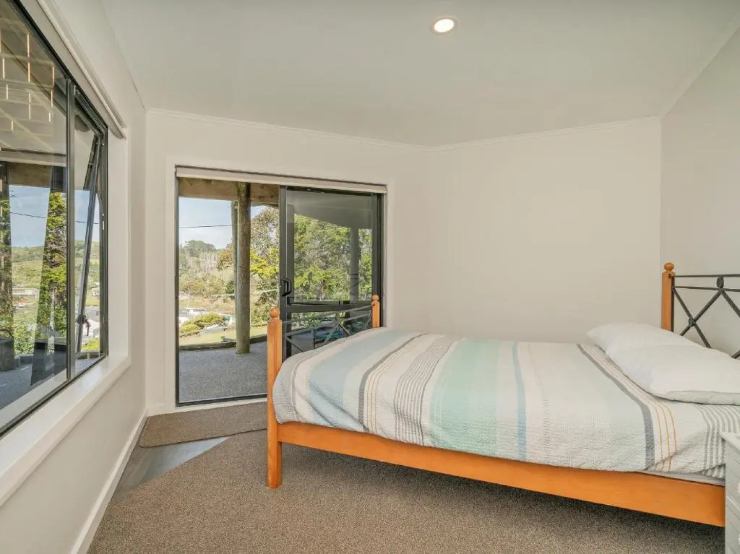 The Glass House - Kuaotunu Holiday Home