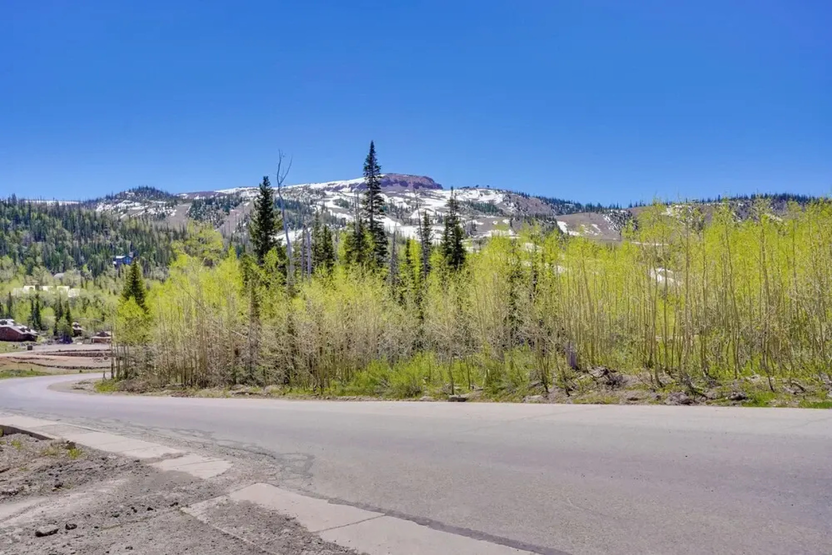 Ski & Explore: Brian Head Condo w/ Indoor Pool!