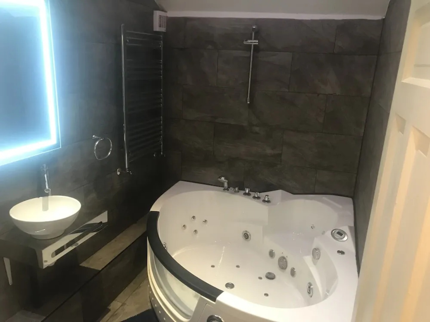 Willshaw Holiday Home