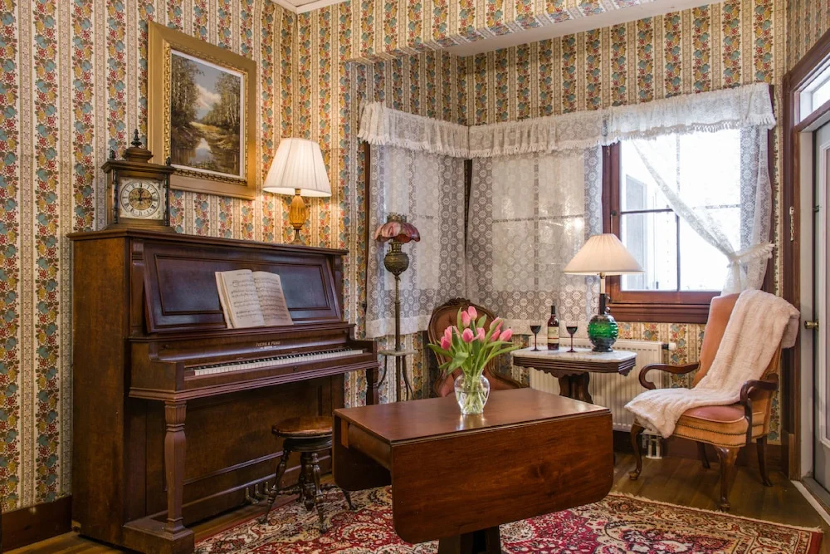 Mira Monte Inn & Suites