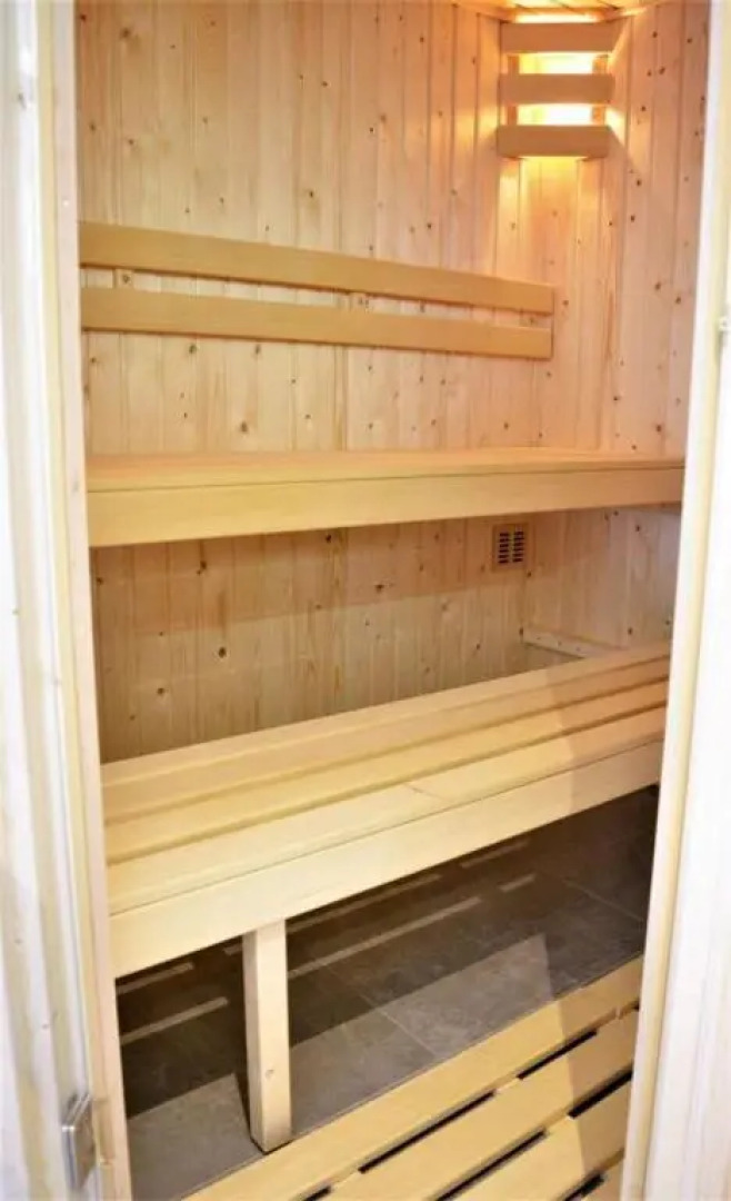 Vroonweg 34 sauna sunshower