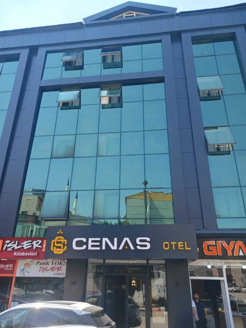 Cenas Otel