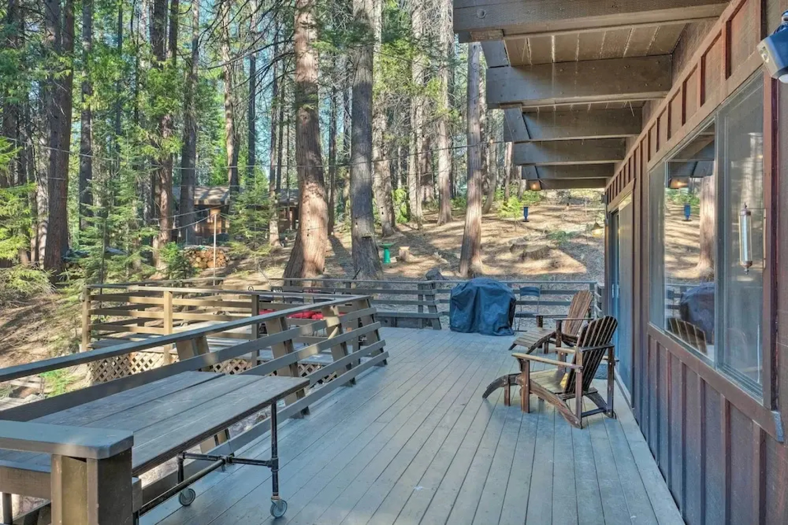 Walk Downtown: Arnold Cabin w/ Large Deck!