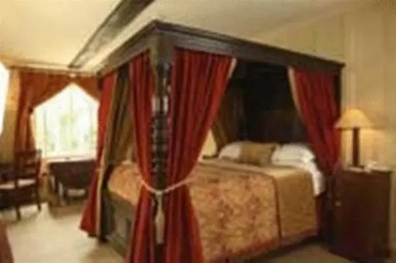 Ravenwood Hall Hotel