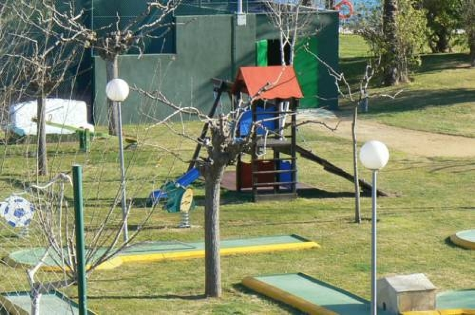 Los Juncos De Pineda Park