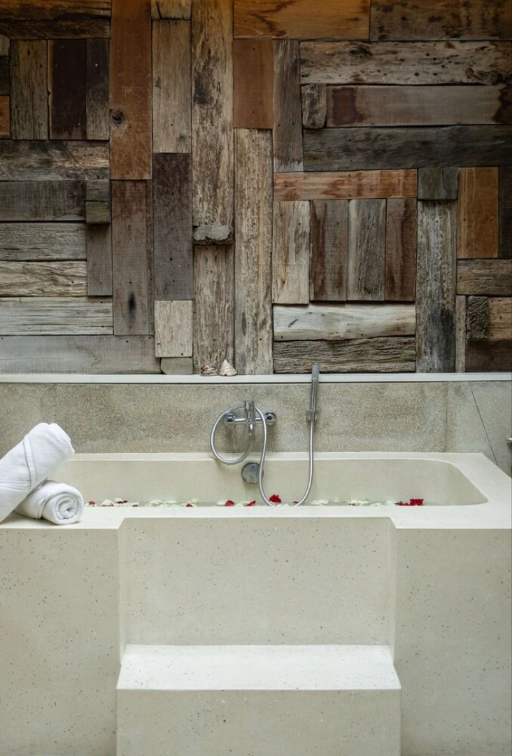 Exquisite Oceanfront 1 Br Villa in Seminyak