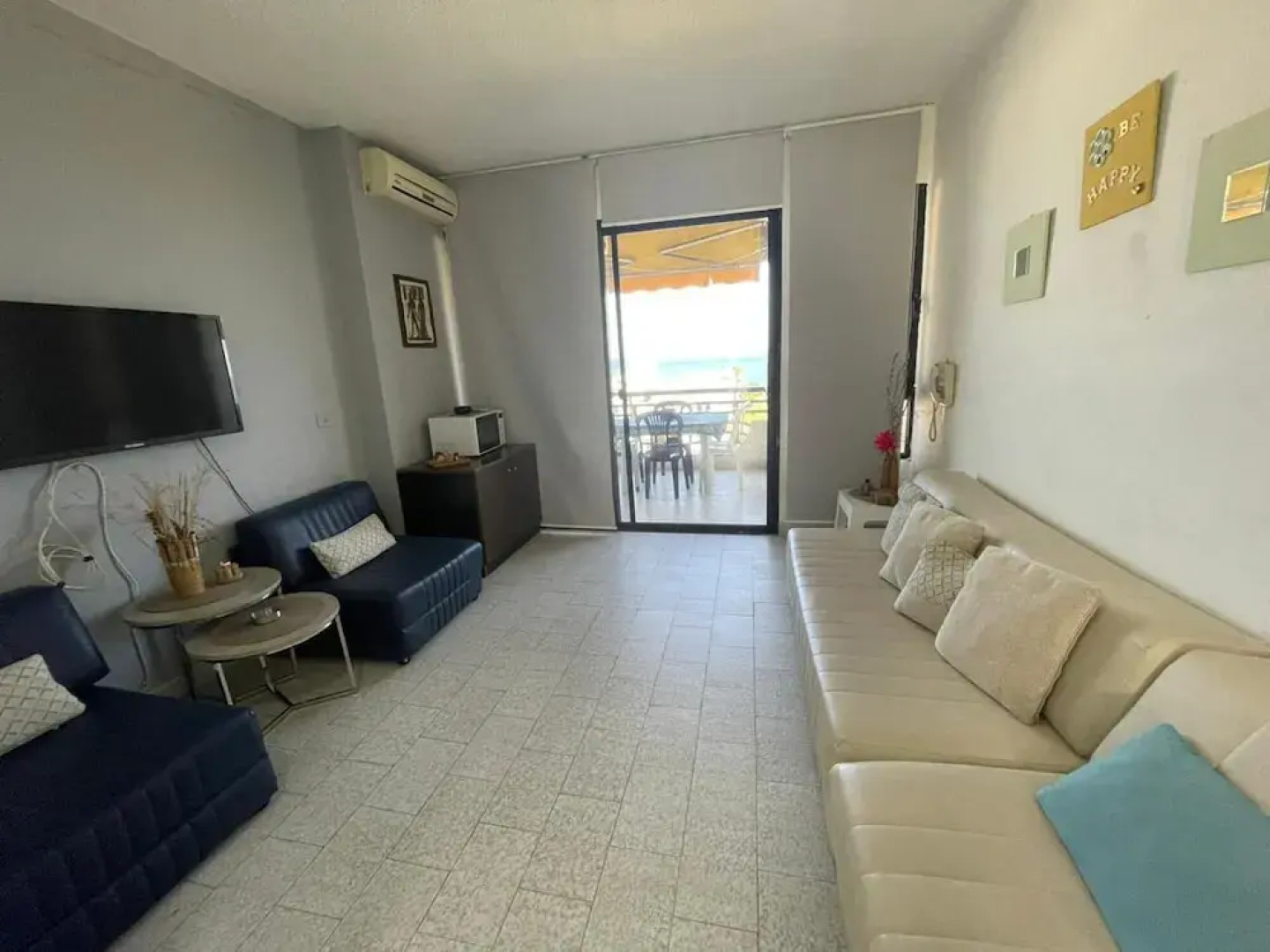 1 Bed Flat - Sleeps 2 - Pets - Pool - Smoking