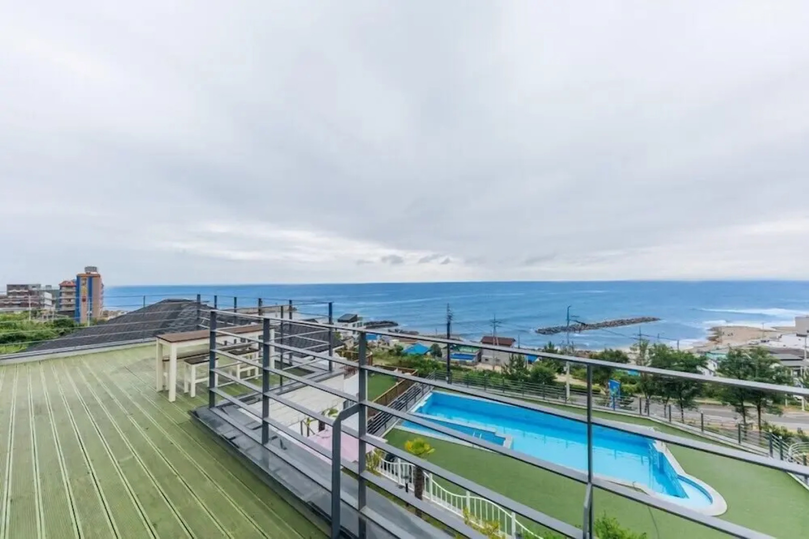 Hayanjip (Blue Road Town Pension