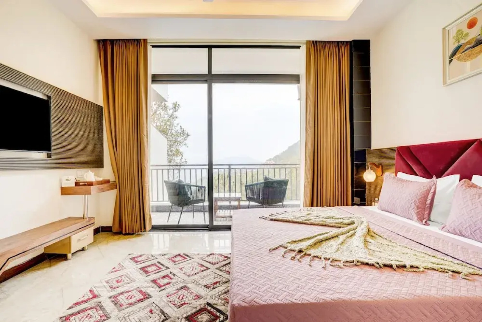 Alaya Stays Serene Woods Hotel Near Mall Road