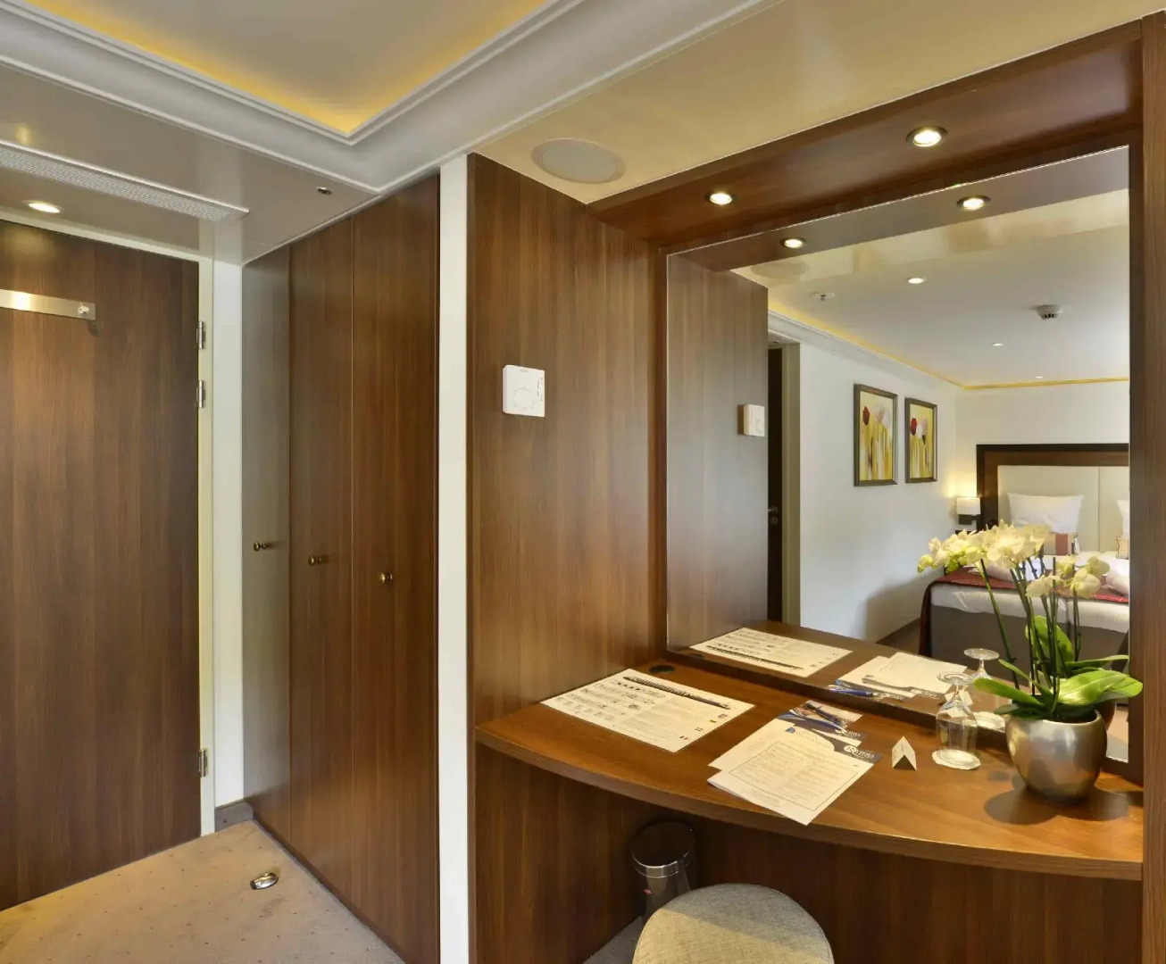 Messecruise Business Hotelship Cologne / Koln