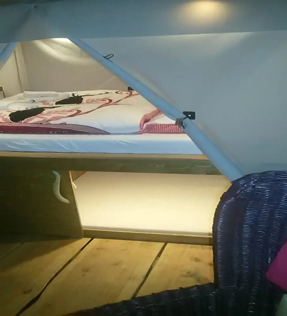 Schaeferwagenhotel-Campsite