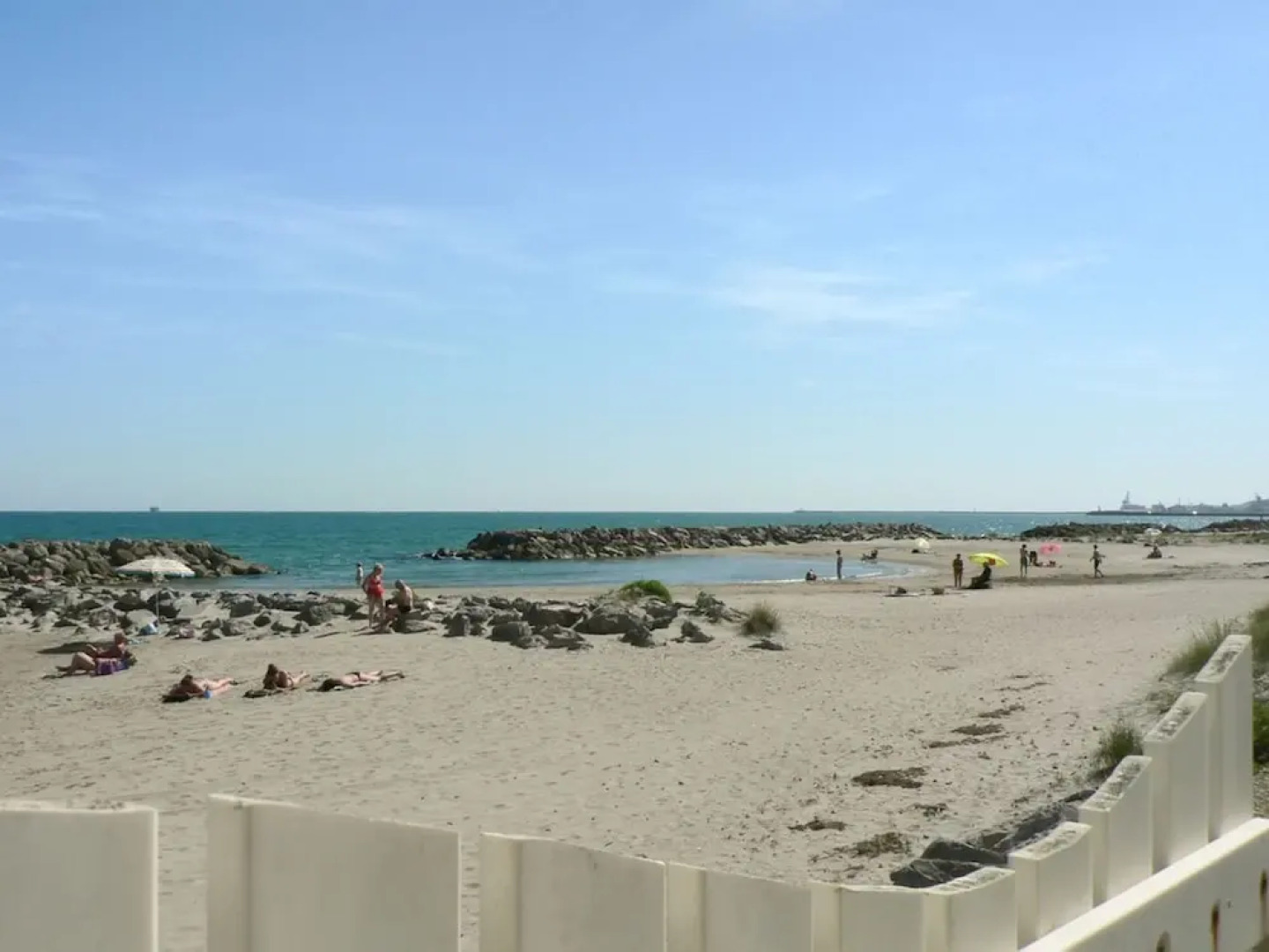 Bright Villa Near the sea in Frontignan With 3 Bedrooms, Garden and Fu