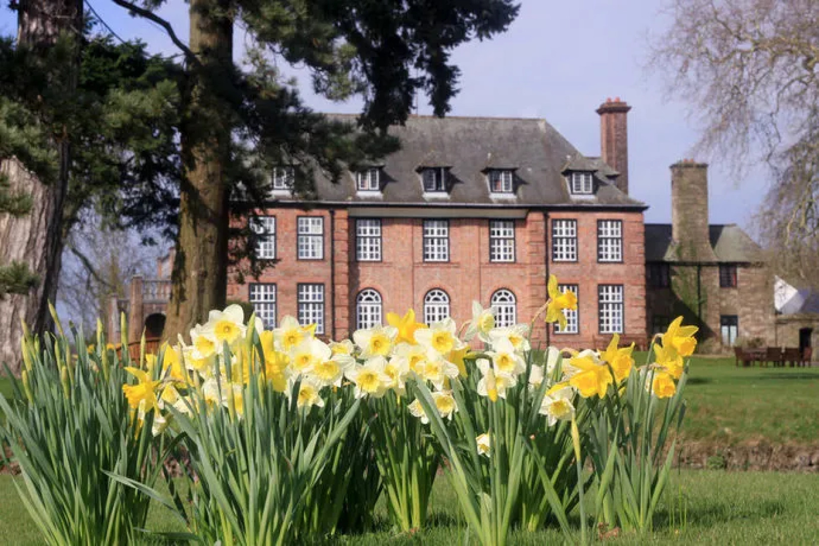 Llansantffraed Court Hotel