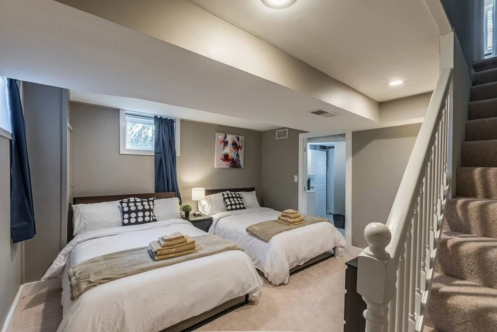 Luxurious 3br 2ba Townhouse with cozy backyard