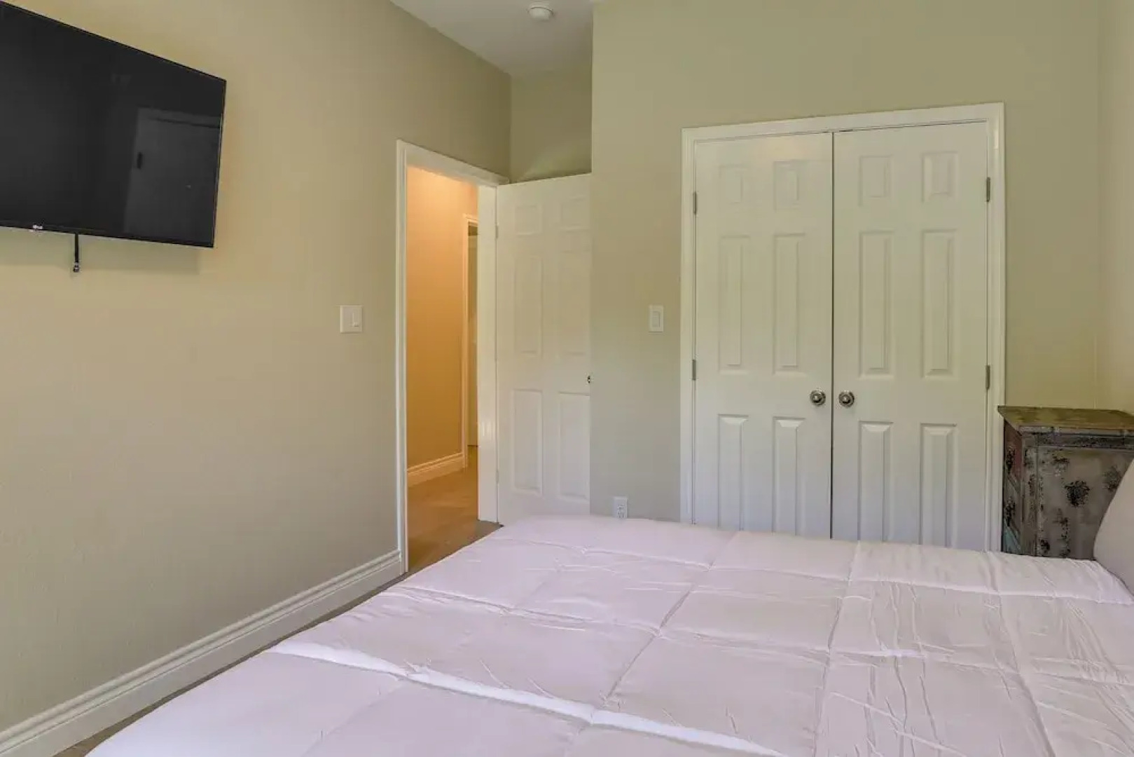 Charming Willis Hideaway < 1 Mi to Lake Conroe!