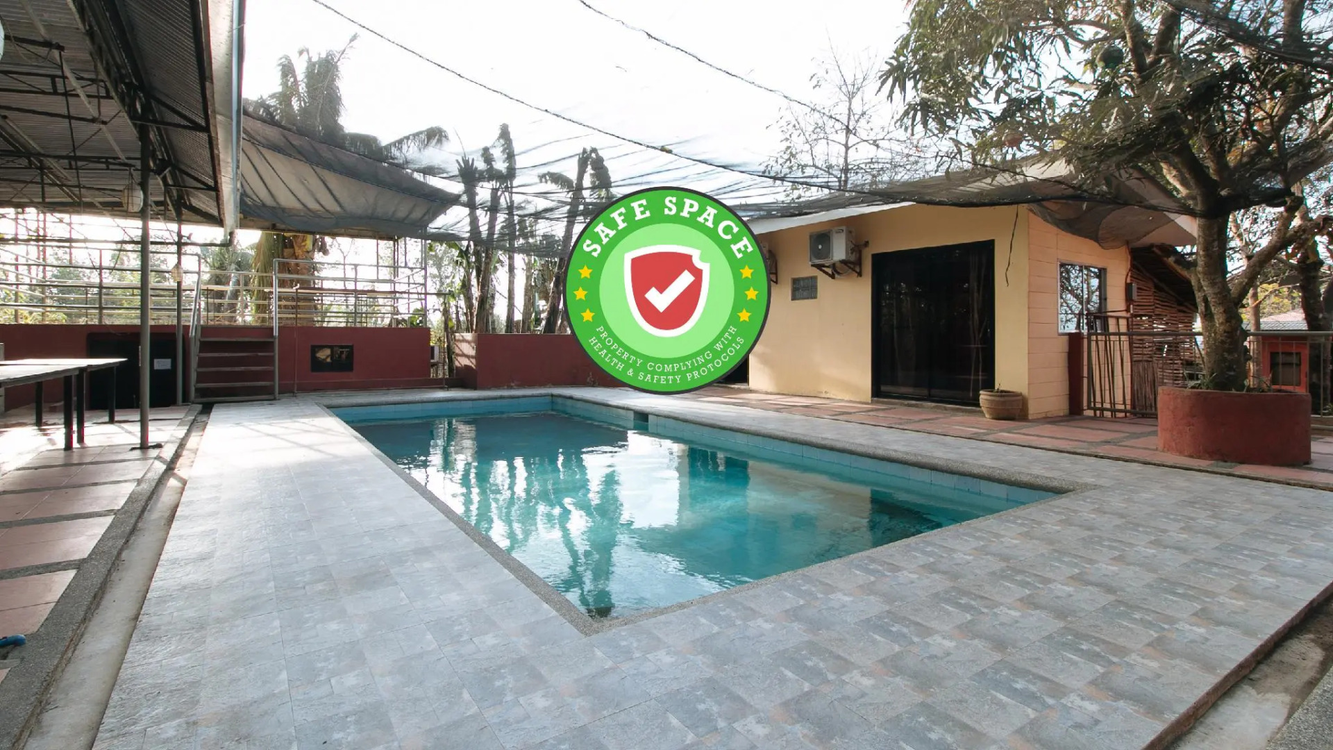 RedDoorz Plus @ Malabag Silang - Vaccinated Staff