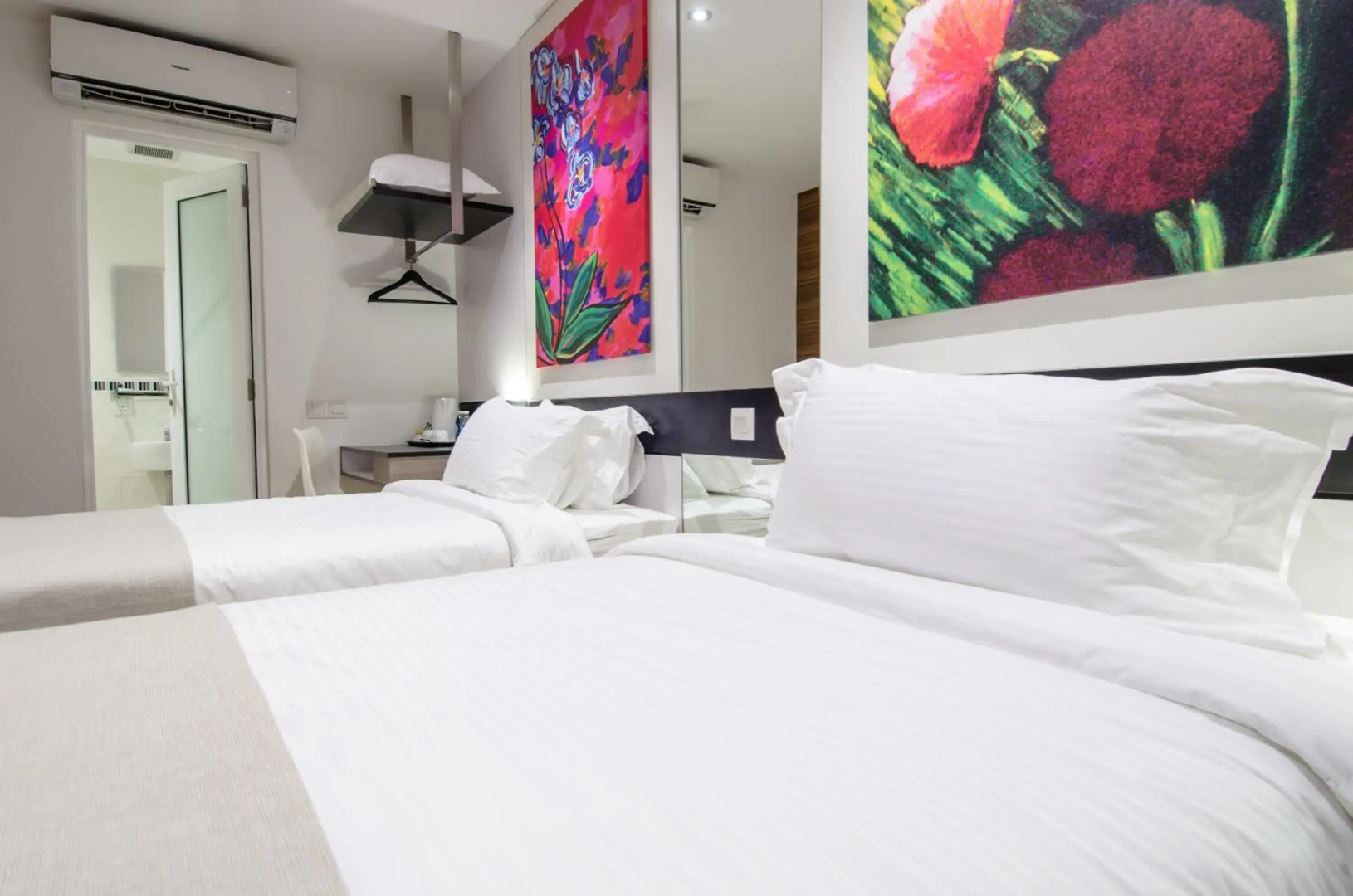 12FLY Hotel