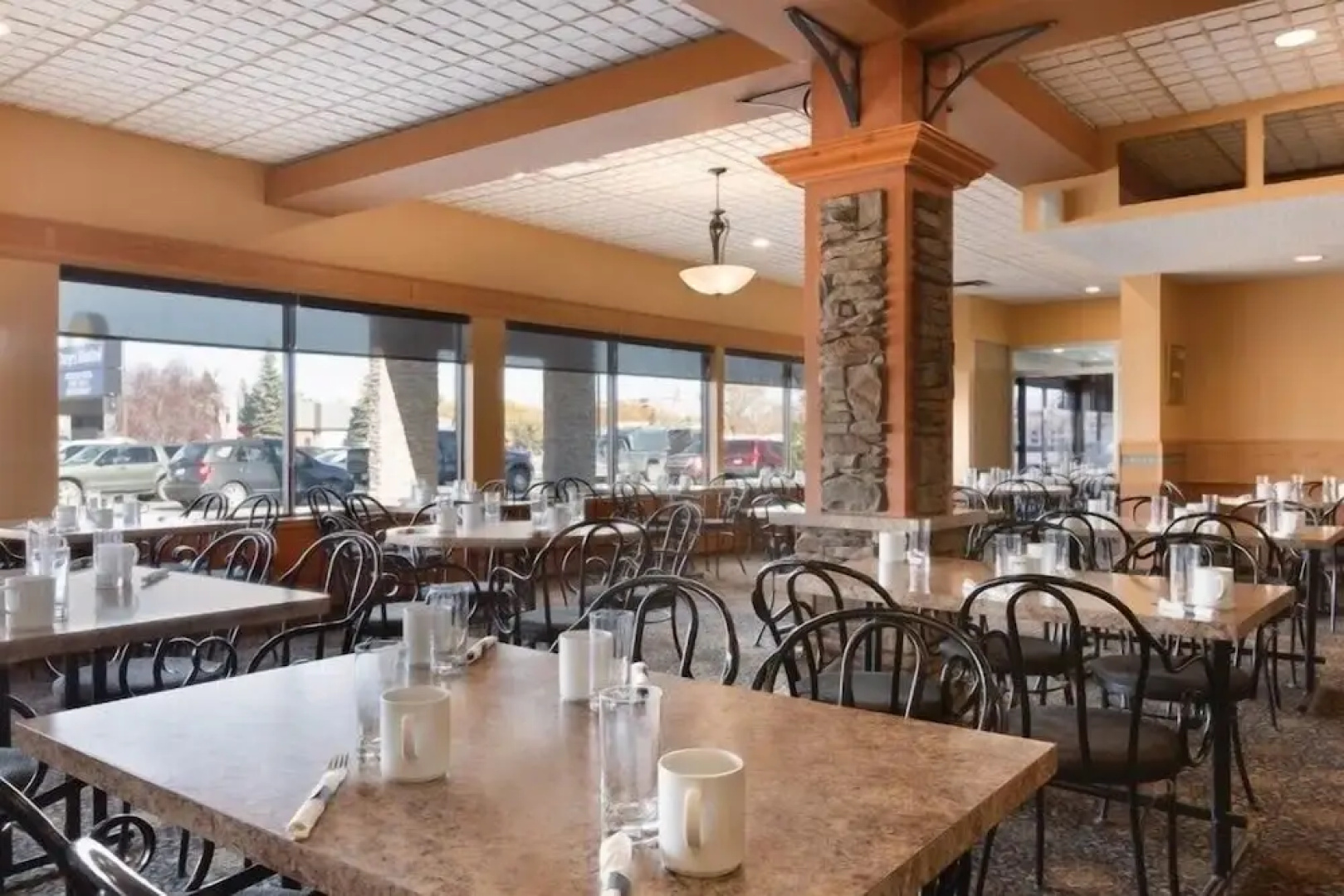 Best Western Wayside Inn & Suites