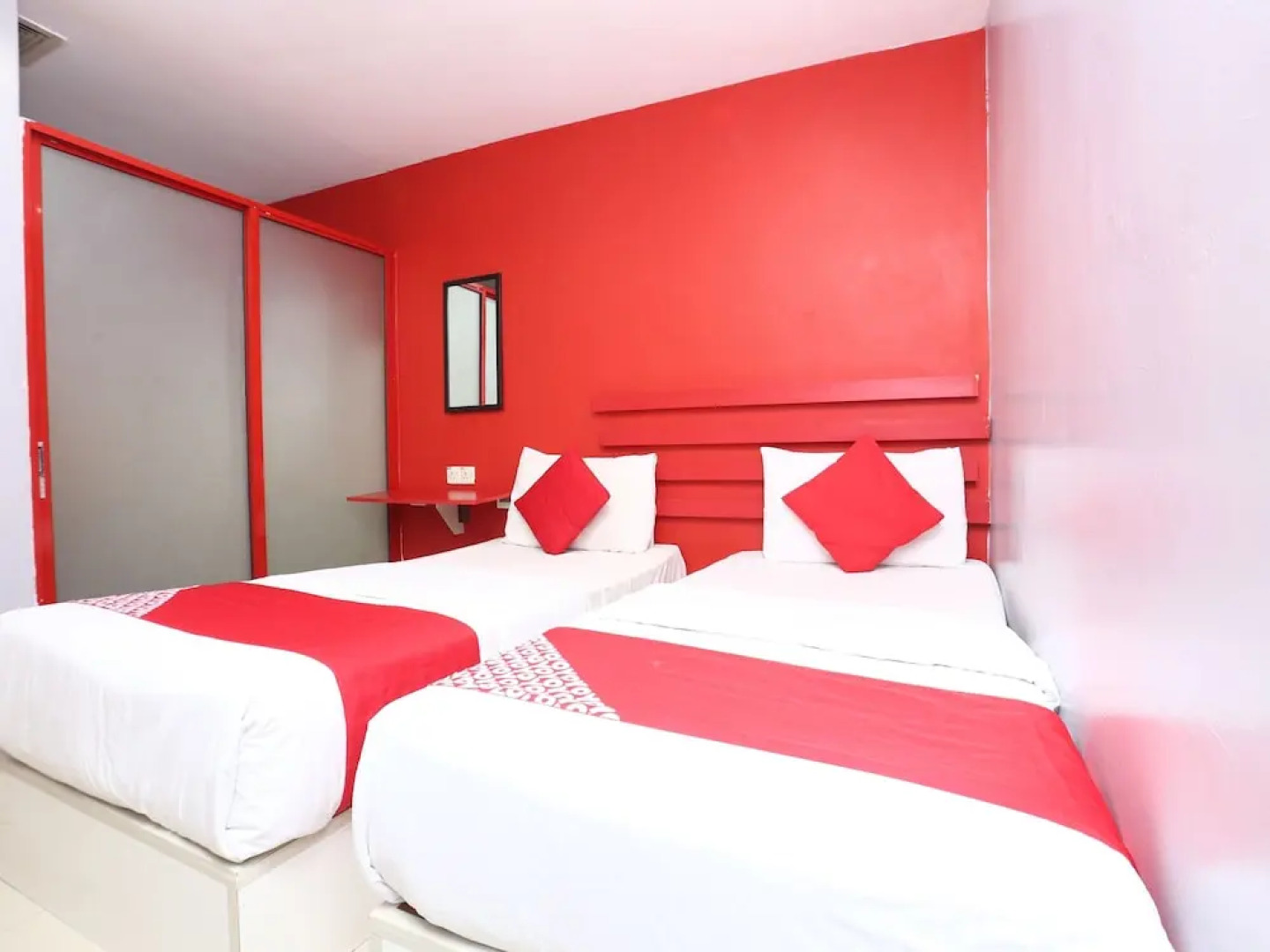 My New Home Hotel by OYO Rooms