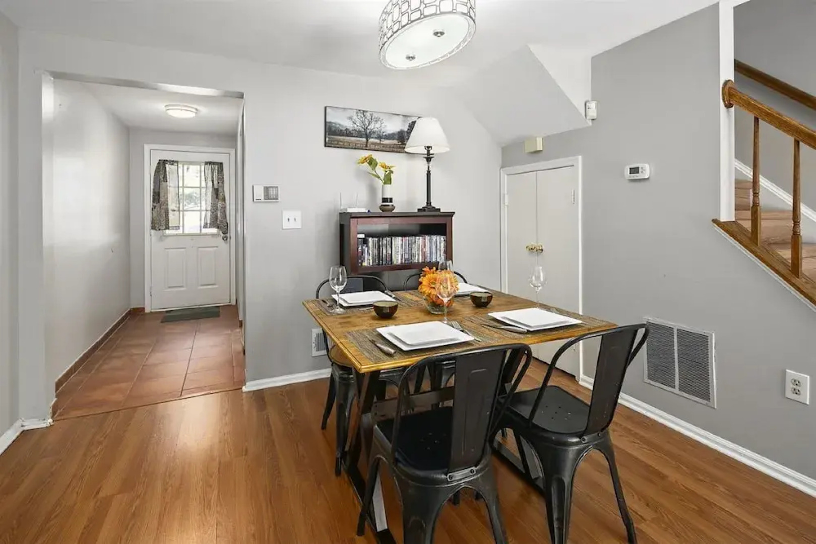 Sterling Townhome - Private & Santized, in a Quiet & Safe Neighborhood. Self Checkin, Pet Friendly! Super-host Support