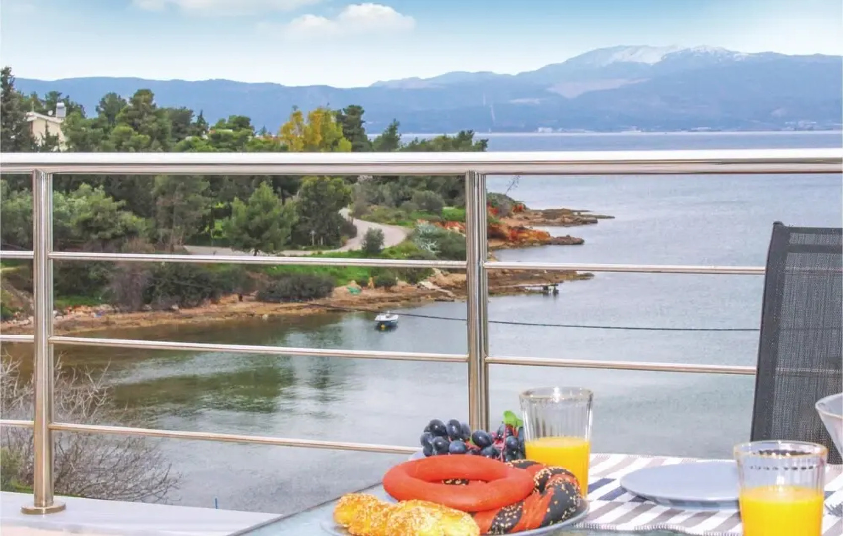 Stunning Home in Chalkida With 3 Bedrooms and Wifi