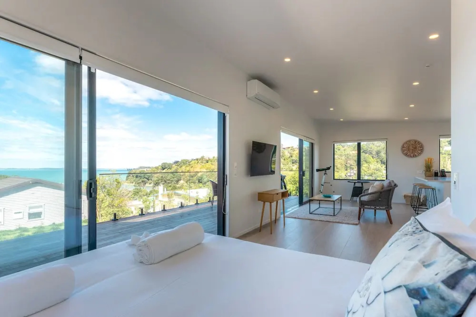 Luna Cottage - Ocean Views on Waiheke