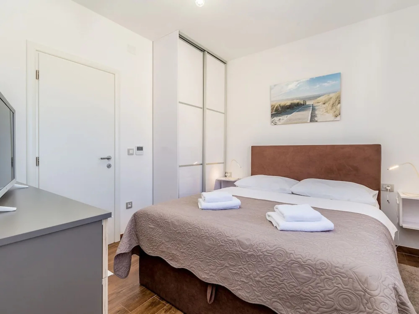 Scenic Villa in Linardi?i With Private Swimming Pool